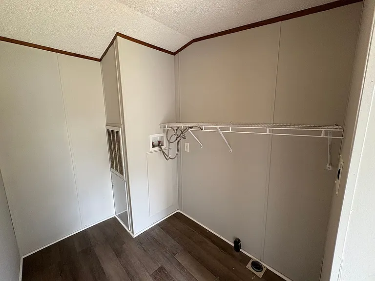 70 Henderson Rd — Photo 12