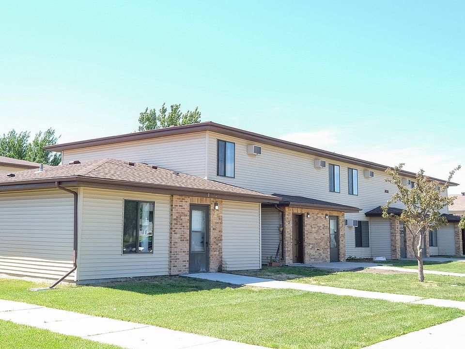 Fargo, ND Hazelwood Townhomes | Exterior