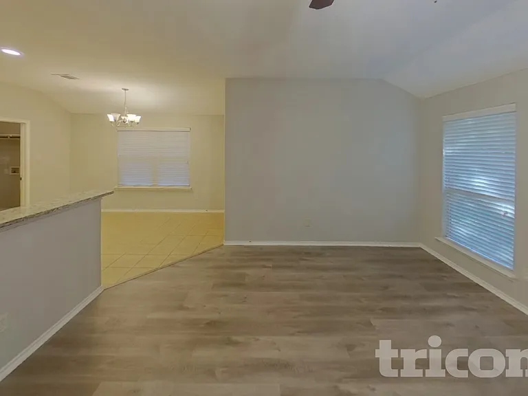 1812 Fairbanks Dr — Photo 2
