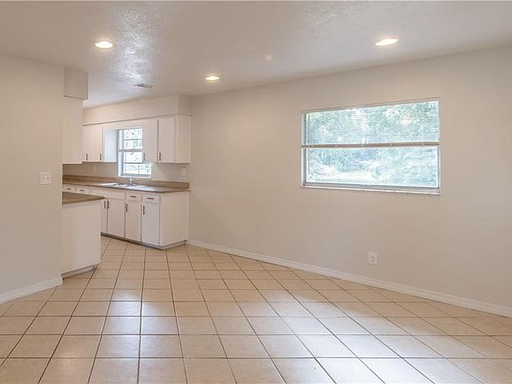 5th image of 356 W Lansdowne Ave