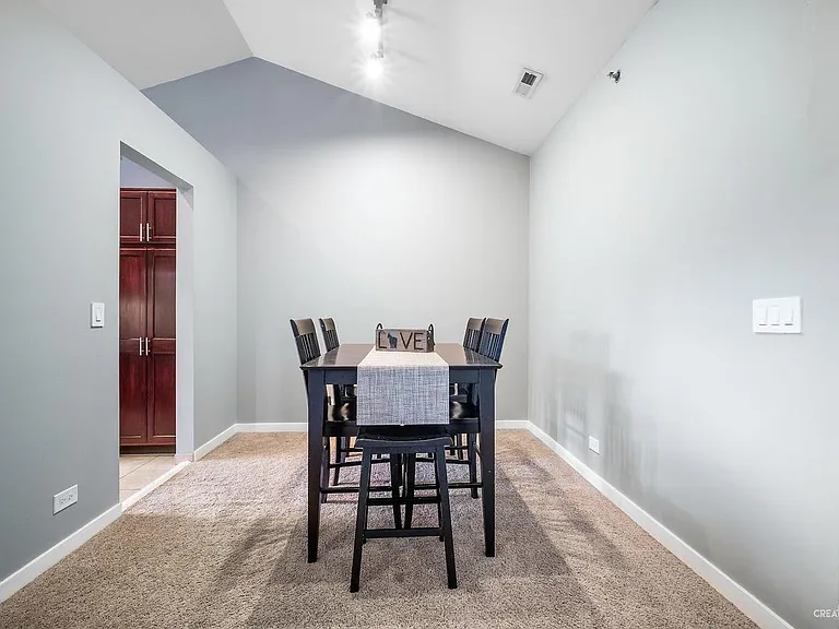 5S510 Scots Dr #17D — Photo 8