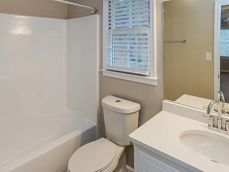107 Cedar Creek Ct — Photo 13