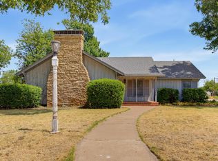360 S 11th Ave, Munday, TX 76371