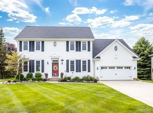 1008 Highland Dr, Saint Clair, MI