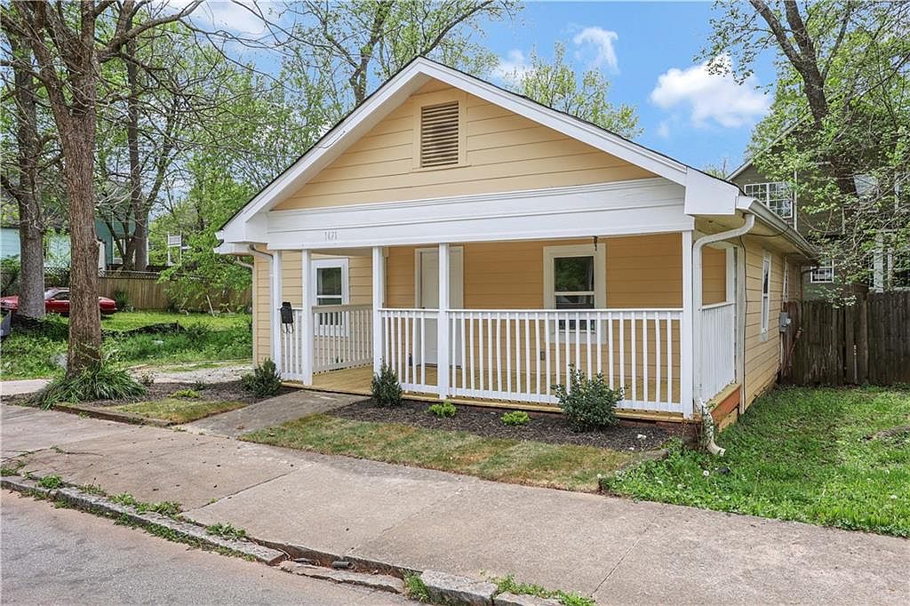 1471 Hardee St Ne Atlanta Ga 30307 Zillow