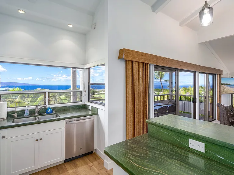 Wailea Ekolu Pl — Photo 2