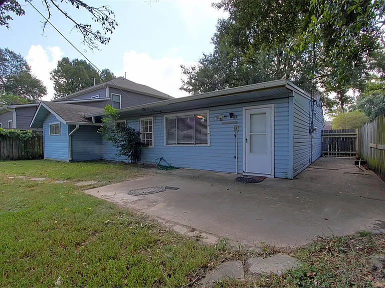 1322 Curtin St — Photo 35