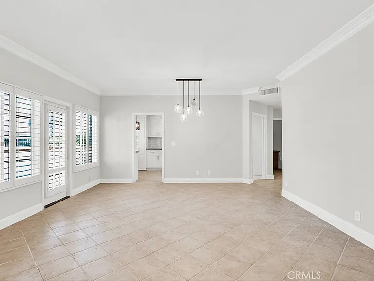 5200 White Oak Ave #52 — Photo 9