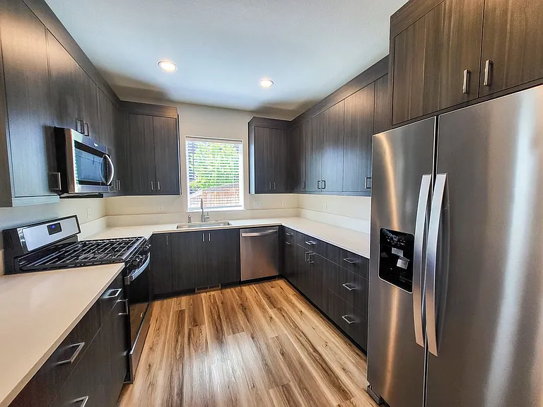 667-669 Boone Rd SE — Photo 6