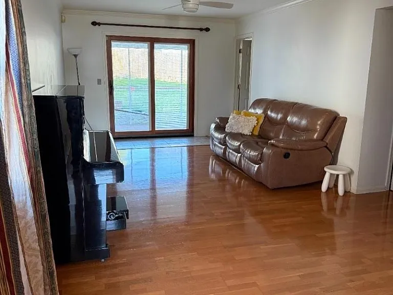 518 Downer St — Photo 28