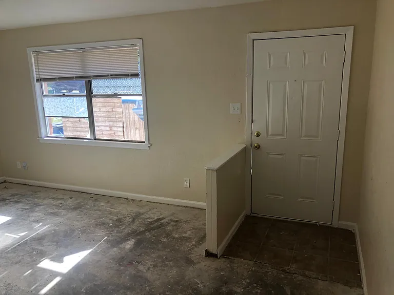 5504 Manor Rd — Photo 7