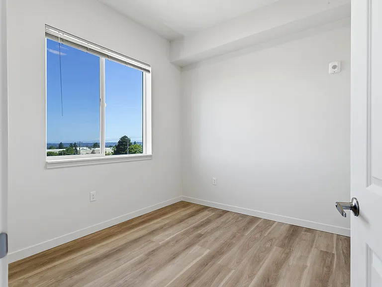 Evergreen Peak Apartments — Photo 33