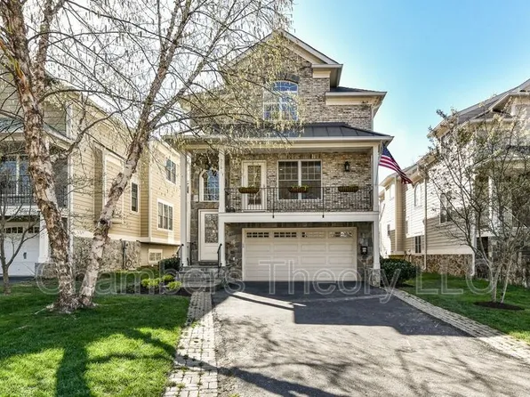 306A Pine St, Falls Church, VA 22046