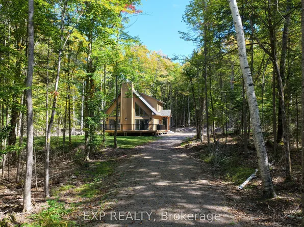 743 Lakewoods Dr, Madawaska Valley, ON K0J 1B0