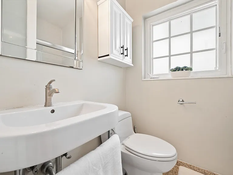 439 15th St #10 — Photo 19