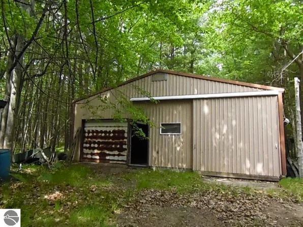 6530 Loud Dr, Oscoda, MI 48750