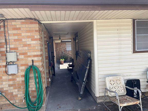 3rd image of 213 Broadmoor Ave