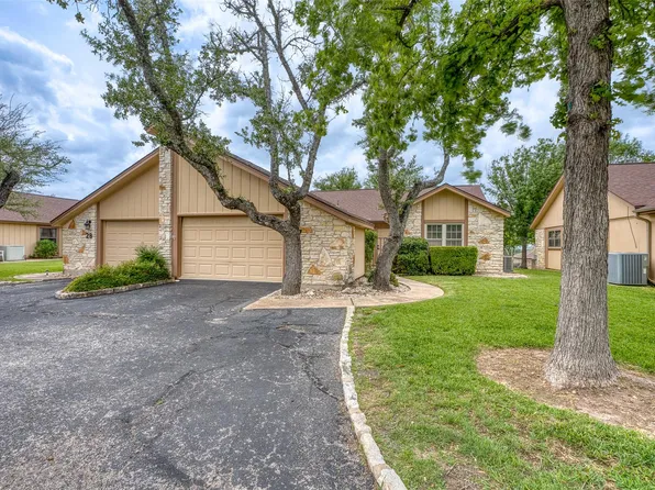 27 Oaks Pl, Lago Vista, TX 78645