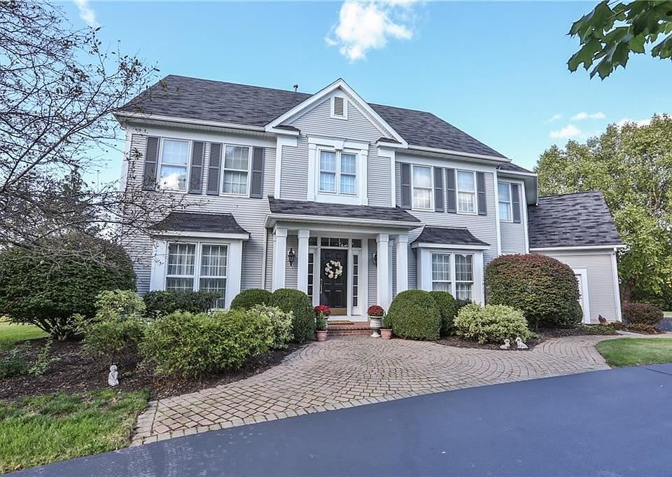 1st image of 7 Crownwood Cir