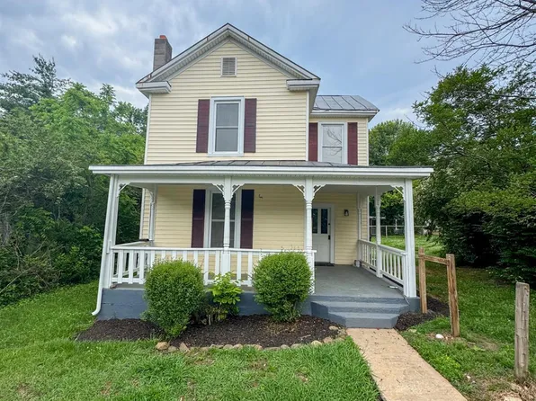 821 Greenwood St, Bedford, VA 24523