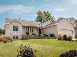 4242 S 98th St, Greenfield, WI 53228