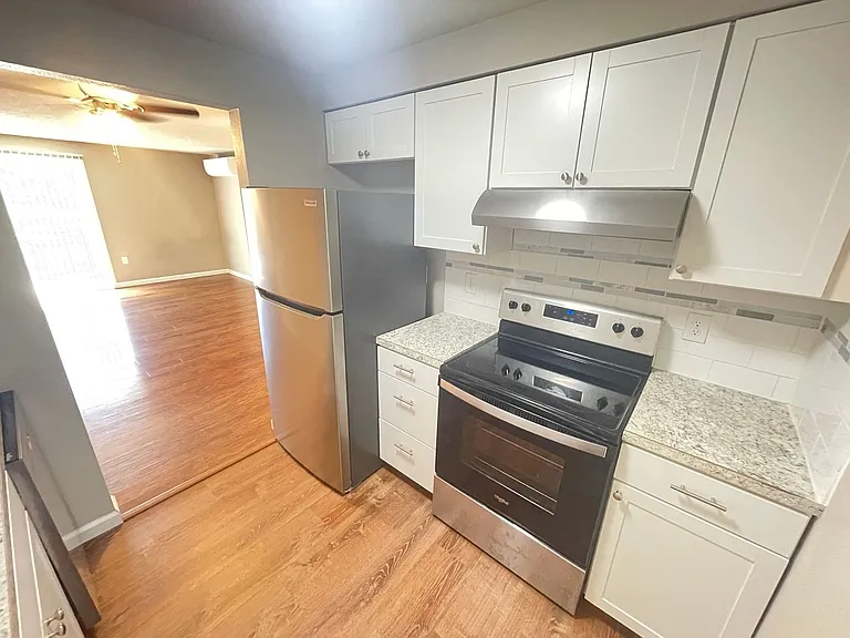 Whitman Park Apartments — Photo 17
