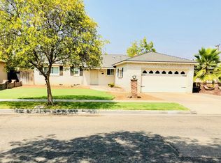 3863 E Sussex Way, Fresno, CA 93726