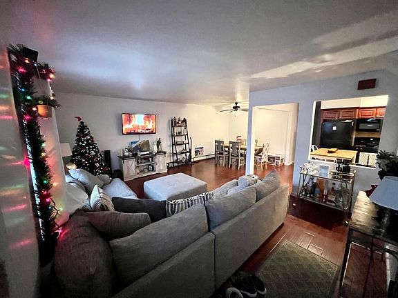 3rd image of 151 Beach 120th St Floor 1