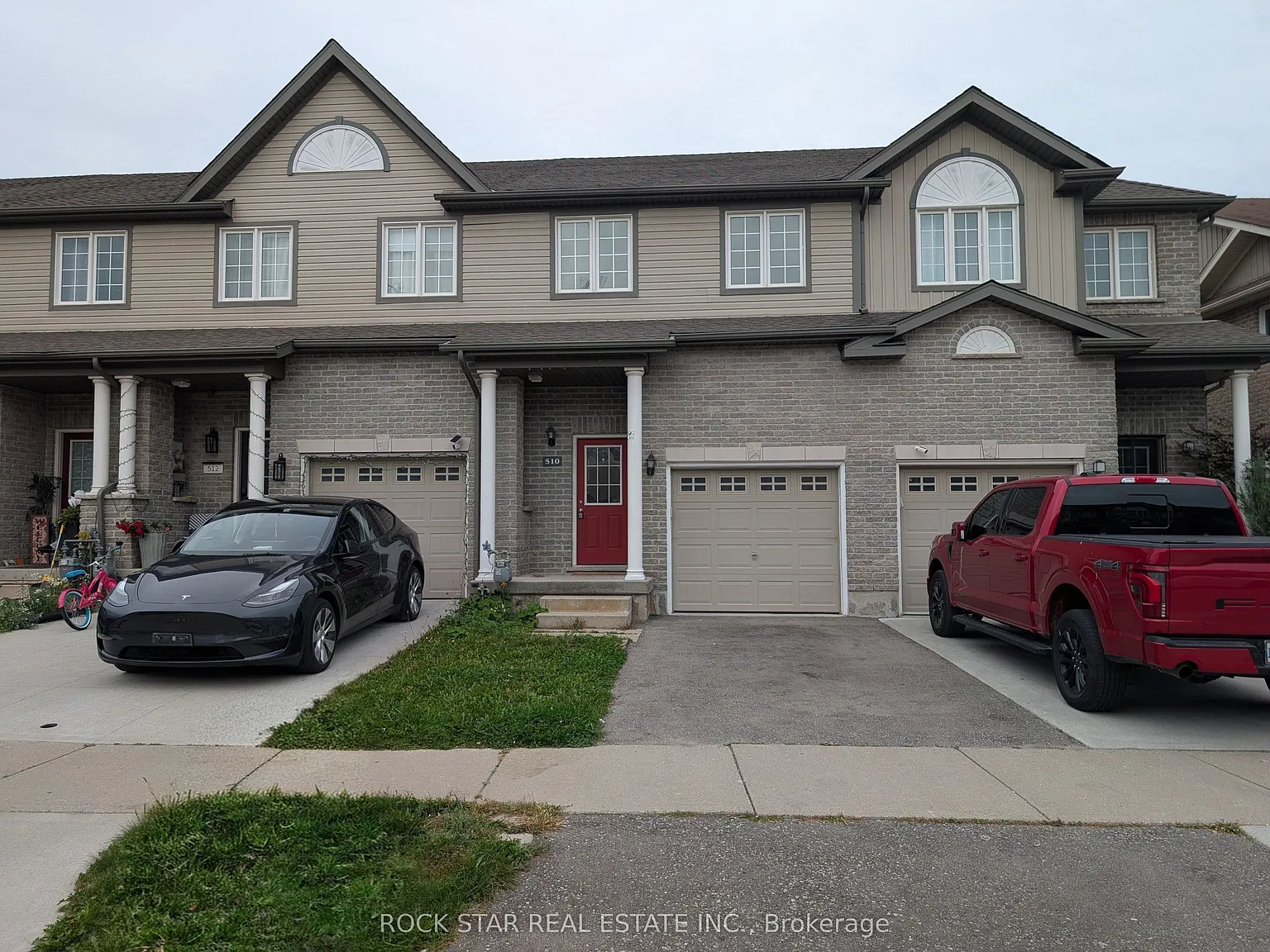 3 bed, $2,700 — Photo 2