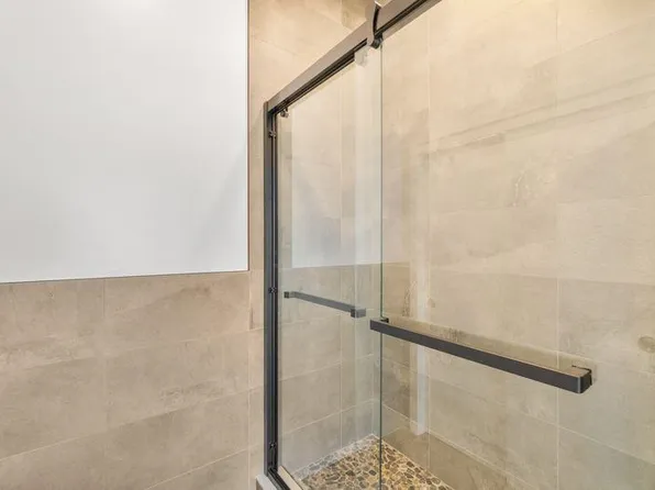 952 Broadway image 14 of 22