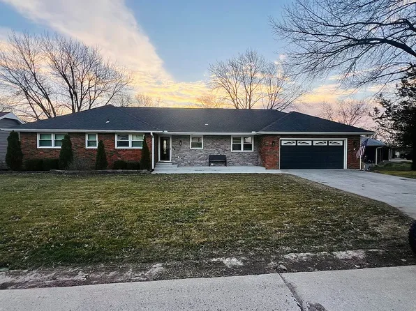901 Fairlane Dr, Chillicothe, MO 64601