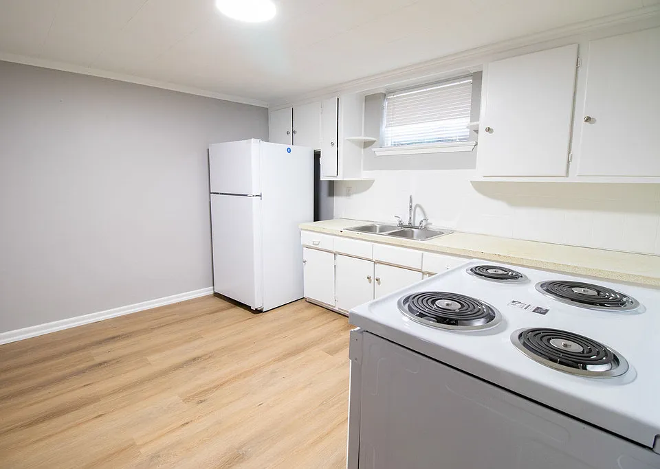 138 Haig St