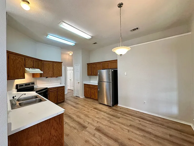 607 Hogan Dr — Photo 14
