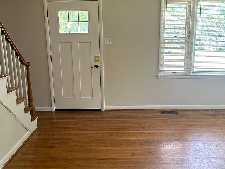 636 Cardinal Ln — Photo 12