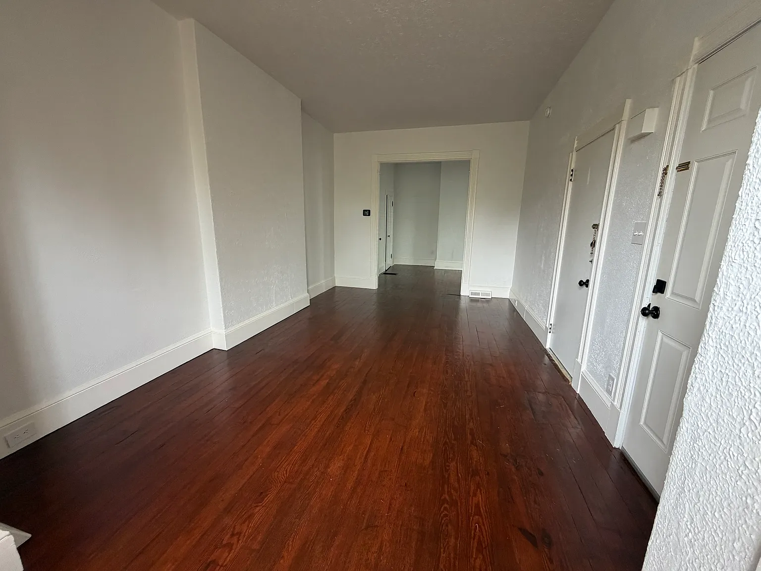1 bed, 800 sqft, $1,850 — Photo 3