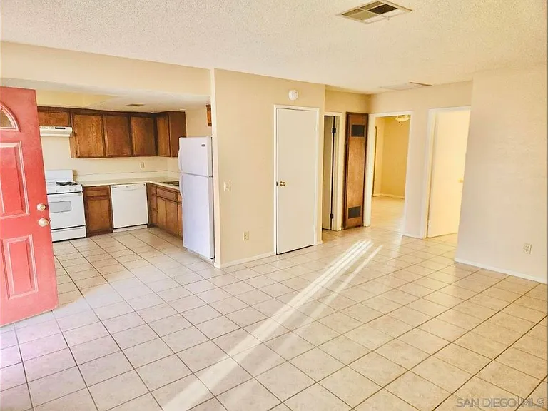 28150 Apache Ave #B — Photo 3