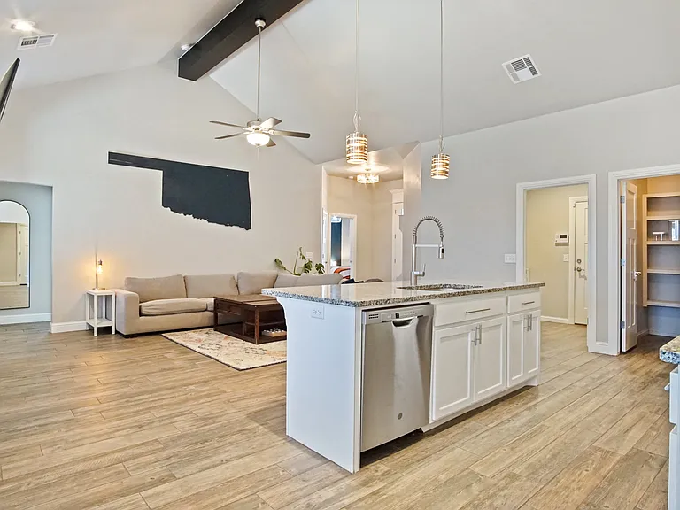 10004 Glover River Dr — Photo 6