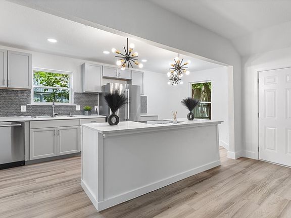 4th image of 3910 Sonora Ave