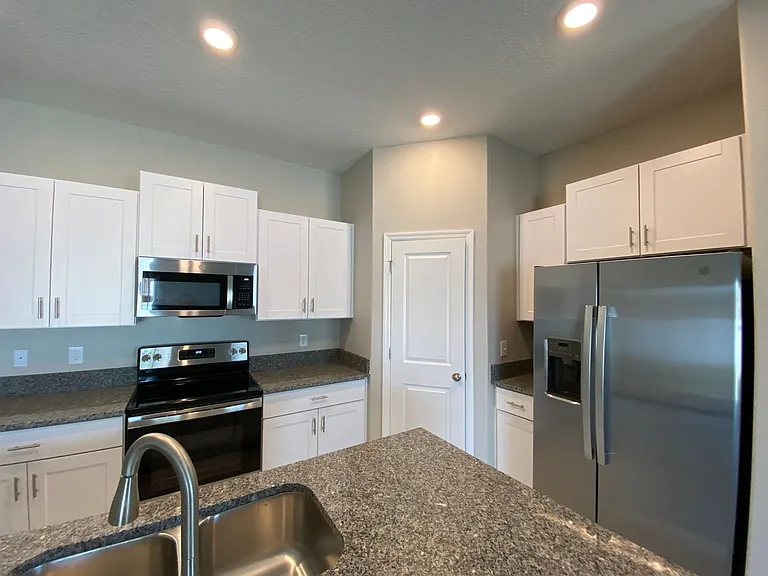 12213 SE 100th Ave — Photo 14
