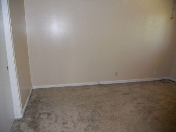 2nd image of 2217 Orchid St