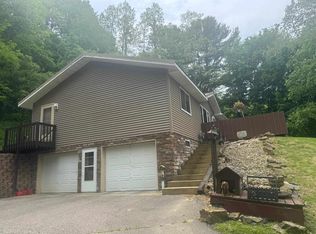 880 E South St, Richland Center, WI 53581