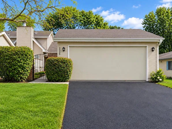 2328 Deerpath Dr W, Schererville, IN 46375