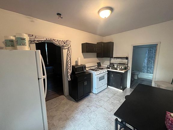 In-Law Suite - Kitchen