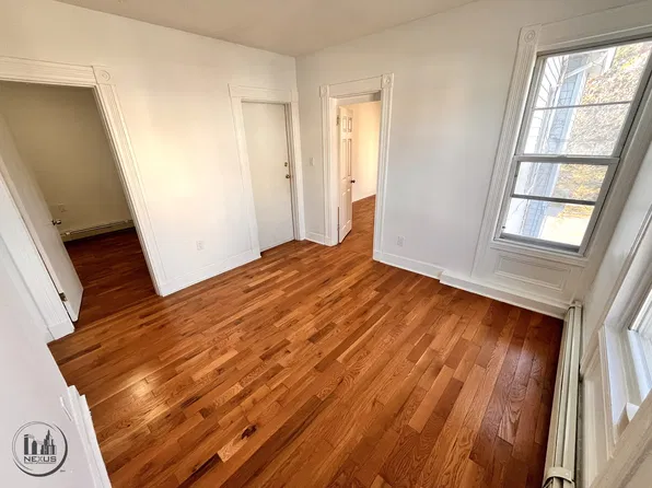 117 Lloyd St #2, New Haven, CT 06513