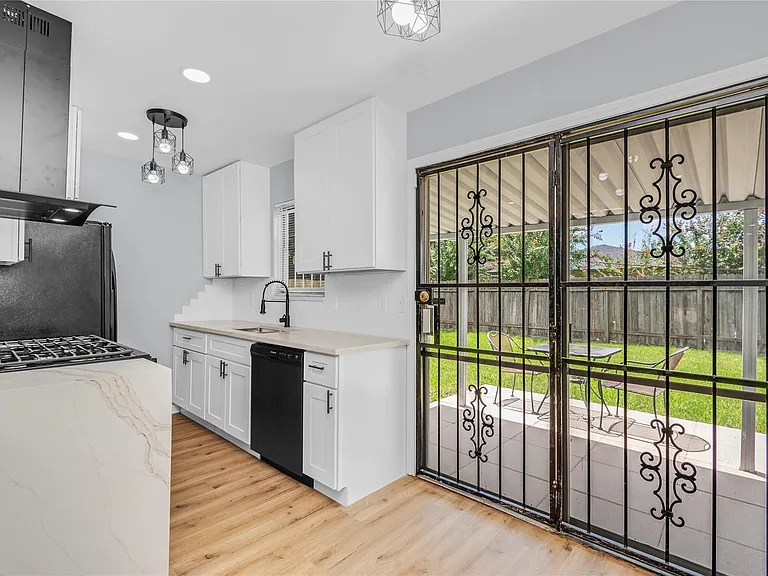 11018 Long Gate Dr — Photo 11