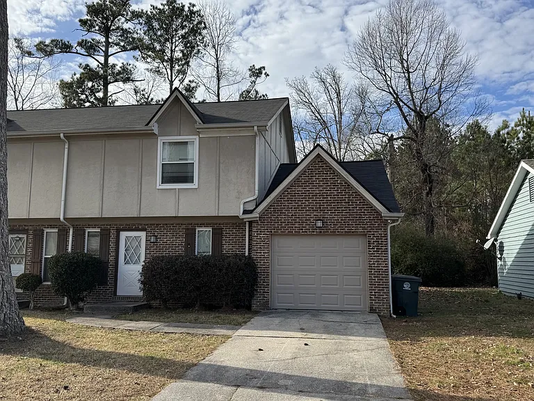 1401 Stratton Place Dr #B — Photo 1