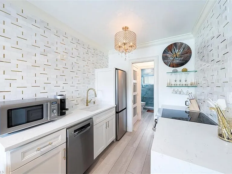 540 4th Ave S #13 — Photo 9