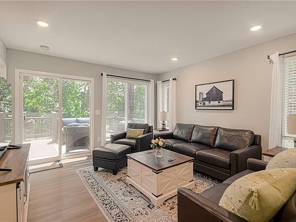 5th image of 1410 Camden Ct
