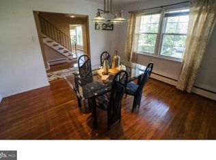 665 Saint Davids Ave, Warminster, PA 18974