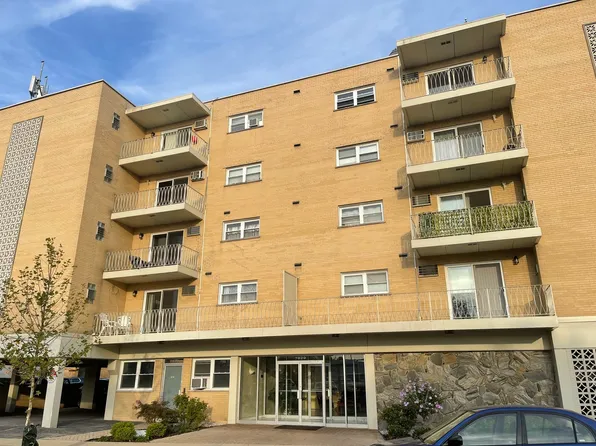 7929 W Grand Ave APT 210, Chicago, IL 60707